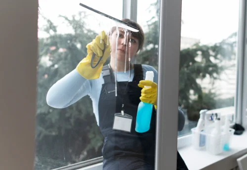 Nettoyage de vitres intérieures et extérieures à Saint-Martin-du-Manoir